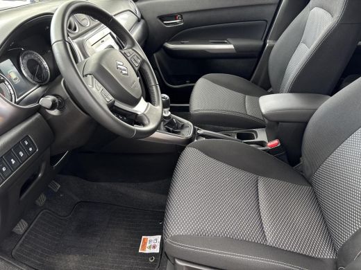 Suzuki Vitara 1.4 Boosterjet Select Smart Hybrid Afneembare Trekhaak | All seasonbanden | Apple CarPlay & Andro... ActivLease financial lease