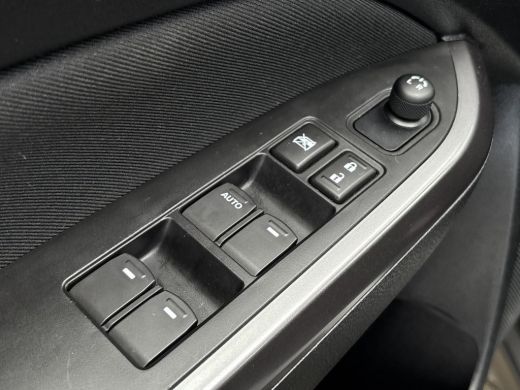 Suzuki Vitara 1.4 Boosterjet Select Smart Hybrid Afneembare Trekhaak | All seasonbanden | Apple CarPlay & Andro... ActivLease financial lease