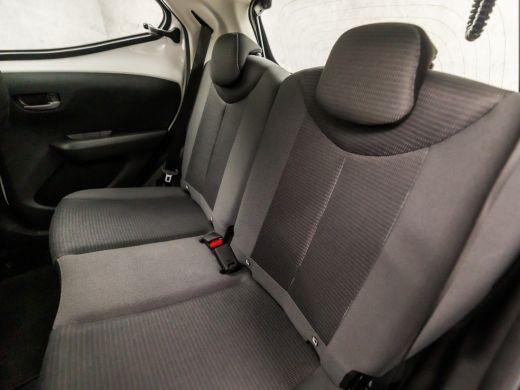 Toyota Aygo 1.0 VVT-i Sport (APPLE CARPLAY, NAVIGATIE, LM VELGEN, SPORTSTOELEN, CAMERA, LANE ASSIST, NIEUWE A... ActivLease financial lease