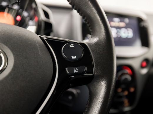 Toyota Aygo 1.0 VVT-i Sport (APPLE CARPLAY, NAVIGATIE, LM VELGEN, SPORTSTOELEN, CAMERA, LANE ASSIST, NIEUWE A... ActivLease financial lease