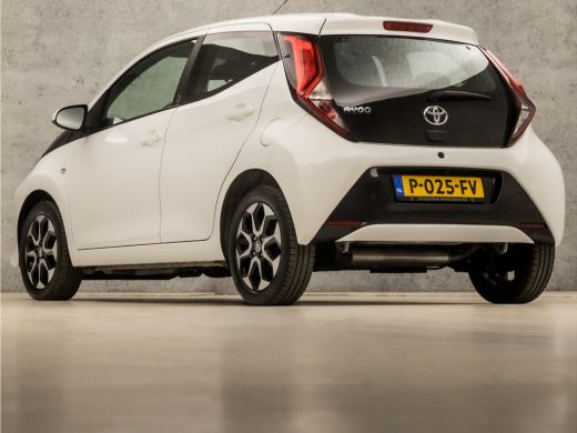 Toyota Aygo 1.0 VVT-i Sport (APPLE CARPLAY, NAVIGATIE, LM VELGEN, SPORTSTOELEN, CAMERA, LANE ASSIST, NIEUWE A... ActivLease financial lease