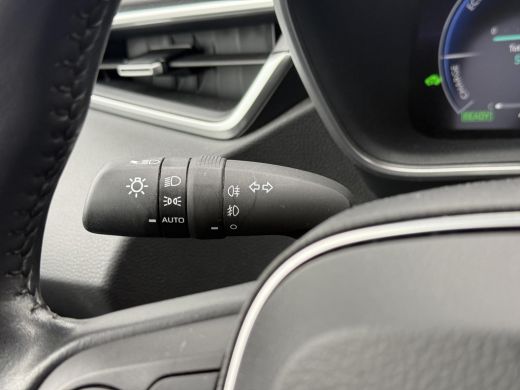 Toyota Corolla Touring Sports Hybrid 140 Active **ADAPTIEF CRUISE CONTROL/ AUTOMATISCHE DIMLICHTEN/ LM VELGEN/ GARANTIE** ActivLease financial lease