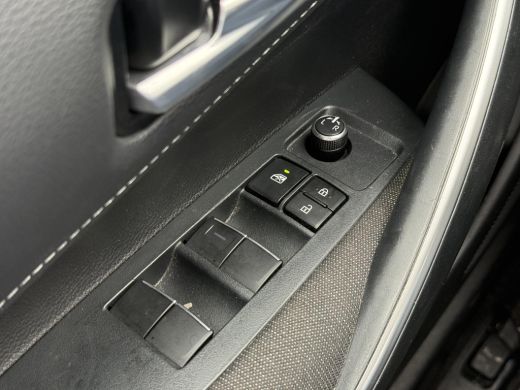 Toyota Corolla Touring Sports Hybrid 140 Active **ADAPTIEF CRUISE CONTROL/ AUTOMATISCHE DIMLICHTEN/ LM VELGEN/ GARANTIE** ActivLease financial lease