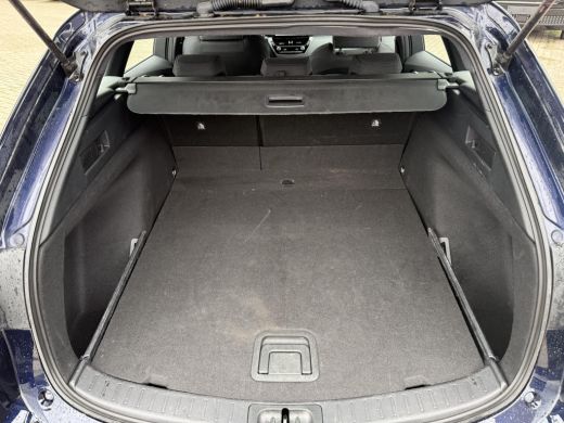 Toyota Corolla Touring Sports Hybrid 140 Active **ADAPTIEF CRUISE CONTROL/ AUTOMATISCHE DIMLICHTEN/ LM VELGEN/ GARANTIE** ActivLease financial lease