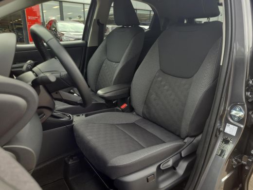 Toyota Yaris 1.5 Hybrid 115 First Edition | Apple CarPlay | Navigatie | Rijklaarprijs incl. garantie | ActivLease financial lease