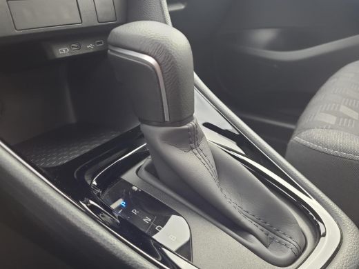 Toyota Yaris 1.5 Hybrid 115 First Edition | Apple CarPlay | Navigatie | Rijklaarprijs incl. garantie | ActivLease financial lease