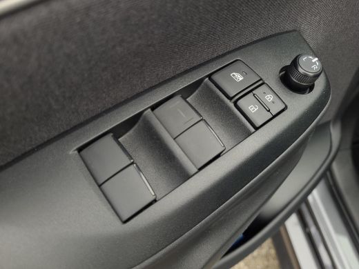 Toyota Yaris 1.5 Hybrid 115 First Edition | Apple CarPlay | Navigatie | Rijklaarprijs incl. garantie | ActivLease financial lease