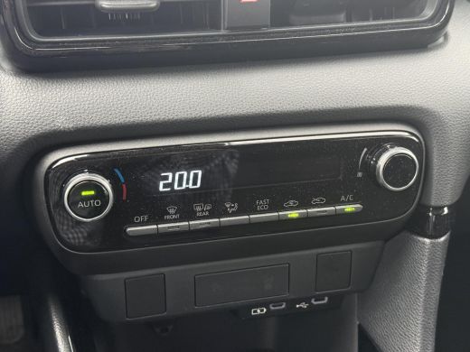 Toyota Yaris 1.5 Hybrid 115 First Edition **KEYLESS/ LENDENSTEUN/ ADAPTIEF CRUISE CONTROL/ GARANTIE** ActivLease financial lease