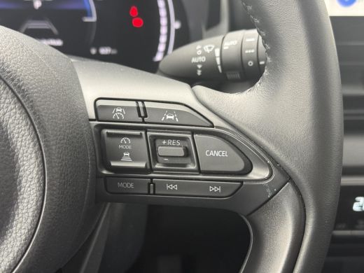 Toyota Yaris 1.5 Hybrid 115 First Edition **KEYLESS/ LENDENSTEUN/ ADAPTIEF CRUISE CONTROL/ GARANTIE** ActivLease financial lease