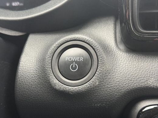 Toyota Yaris 1.5 Hybrid 115 First Edition **KEYLESS/ LENDENSTEUN/ ADAPTIEF CRUISE CONTROL/ GARANTIE** ActivLease financial lease