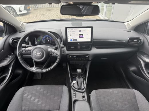 Toyota Yaris 1.5 Hybrid 115 First Edition **KEYLESS/ LENDENSTEUN/ ADAPTIEF CRUISE CONTROL/ GARANTIE** ActivLease financial lease