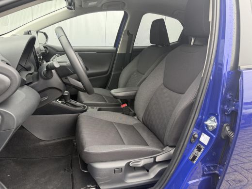 Toyota Yaris 1.5 Hybrid 115 First Edition **KEYLESS/ LENDENSTEUN/ ADAPTIEF CRUISE CONTROL/ GARANTIE** ActivLease financial lease