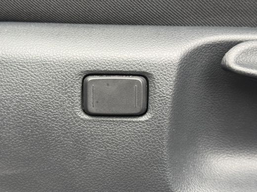 Toyota Yaris 1.5 Hybrid 115 First Edition **KEYLESS/ LENDENSTEUN/ ADAPTIEF CRUISE CONTROL/ GARANTIE** ActivLease financial lease