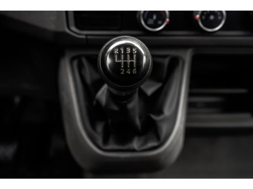 Volkswagen Crafter 30 TDI | L3H2 | Camera | CarPlay | Mirrorlink | Cruise | Airco | Euro 6 ActivLease financial lease