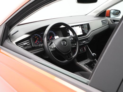 Volkswagen Polo 1.0 TSI 95pk R-Line Navigatie Carplay Acc Pdc 248 ActivLease financial lease