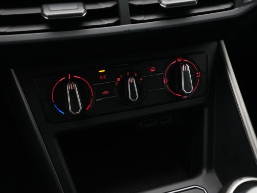 Volkswagen Polo 1.0 TSI 95pk R-Line Navigatie Carplay Acc Pdc 248 ActivLease financial lease