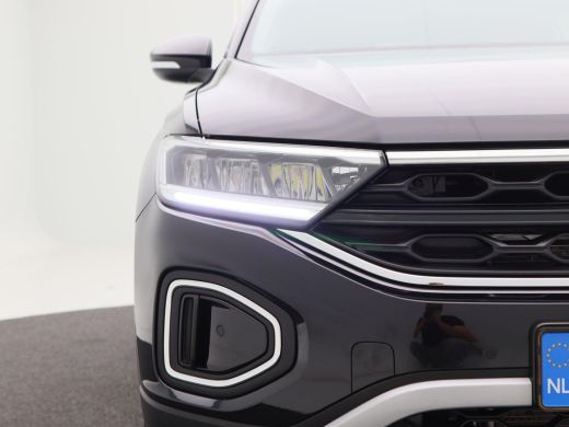 Volkswagen T-Roc 1.5 TSi 150 Pk Automaat Life Edition | Carplay | Camera | Adaptive Cruise | Parkeersensoren | Sto... ActivLease financial lease