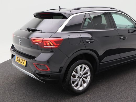 Volkswagen T-Roc 1.5 TSi 150 Pk Automaat Life Edition | Carplay | Camera | Adaptive Cruise | Parkeersensoren | Sto... ActivLease financial lease