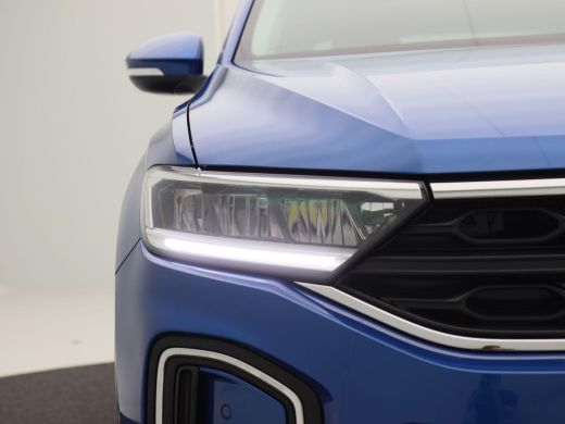 Volkswagen T-Roc 1.5 TSi 150 Pk Automaat Life Edition | Carplay | Camera | Stoel Verwarming | Parkeersensoren | LE... ActivLease financial lease