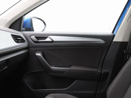 Volkswagen T-Roc 1.5 TSi 150 Pk Automaat Life Edition | Carplay | Camera | Stoel Verwarming | Parkeersensoren | LE... ActivLease financial lease