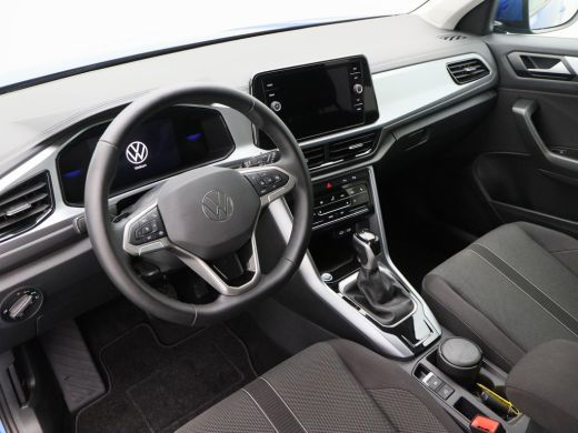 Volkswagen T-Roc 1.5 TSi 150 Pk Automaat Life Edition | Carplay | Camera | Stoel Verwarming | Parkeersensoren | LE... ActivLease financial lease