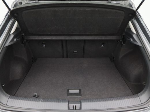 Volkswagen T-Roc 1.5 TSi Life 150 Pk Automaat | Adaptive Cruise | Carplay | Camera | Parkeersensoren | Privacy Gla... ActivLease financial lease