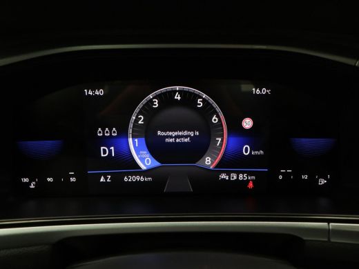 Volkswagen T-Roc 1.5 TSi Life 150 Pk Automaat | Adaptive Cruise | Carplay | Camera | Parkeersensoren | Privacy Gla... ActivLease financial lease