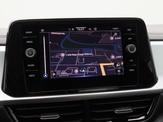 Volkswagen T-Roc 1.5 TSi Life 150 Pk Automaat | Adaptive Cruise | Carplay | Camera | Parkeersensoren | Privacy Gla... ActivLease financial lease