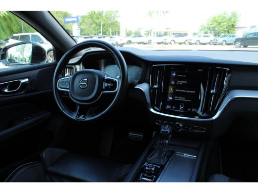 Volvo  S60 2.0 T4 R-Design | Adaptieve cruise control incl. BLIS | Trekhaak | Keyless | Stoelverwarming | ActivLease financial lease