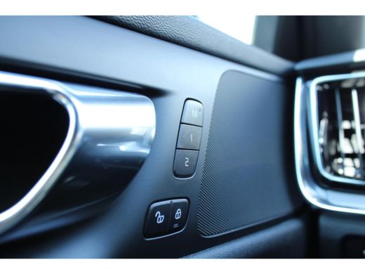 Volvo  S60 2.0 T4 R-Design | Adaptieve cruise control incl. BLIS | Trekhaak | Keyless | Stoelverwarming | ActivLease financial lease