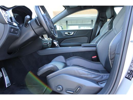 Volvo  S60 2.0 T4 R-Design | Adaptieve cruise control incl. BLIS | Trekhaak | Keyless | Stoelverwarming | ActivLease financial lease