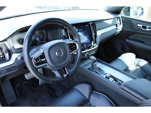 Volvo  S60 2.0 T4 R-Design | Adaptieve cruise control incl. BLIS | Trekhaak | Keyless | Stoelverwarming | ActivLease financial lease