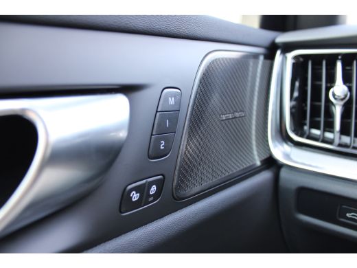 Volvo  V60 T6 AWD Plus Dark trekhaak |  360 camera | Stoel + Stuurverwarming | Harman Kardon | ActivLease financial lease