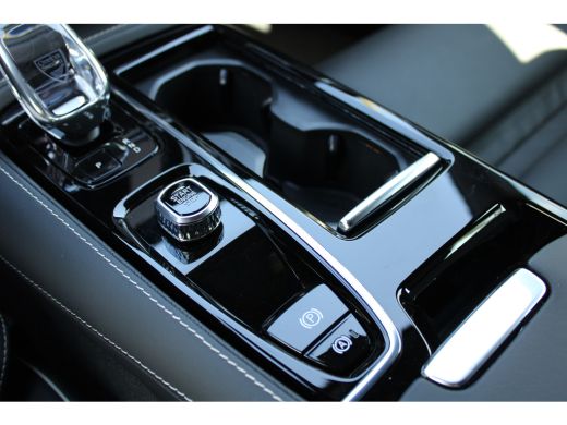 Volvo  V60 T6 AWD Plus Dark trekhaak |  360 camera | Stoel + Stuurverwarming | Harman Kardon | ActivLease financial lease