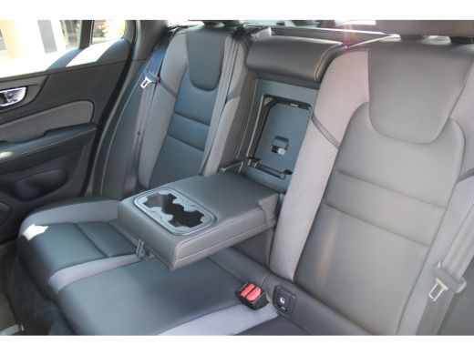 Volvo  V60 T6 AWD Plus Dark trekhaak |  360 camera | Stoel + Stuurverwarming | Harman Kardon | ActivLease financial lease