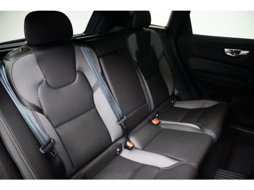 Volvo  XC60 Black Edition |  trekhaak | Keyless entry | Stoel + Stuurverwarming | ActivLease financial lease