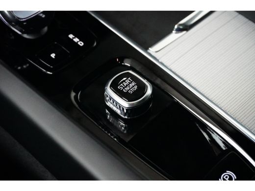 Volvo  XC60 Black Edition |  trekhaak | Keyless entry | Stoel + Stuurverwarming | ActivLease financial lease