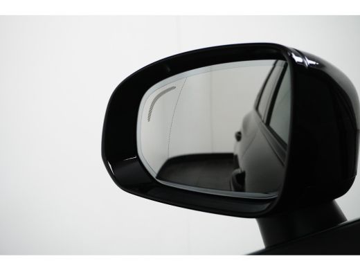 Volvo  XC60 Black Edition |  trekhaak | Keyless entry | Stoel + Stuurverwarming | ActivLease financial lease