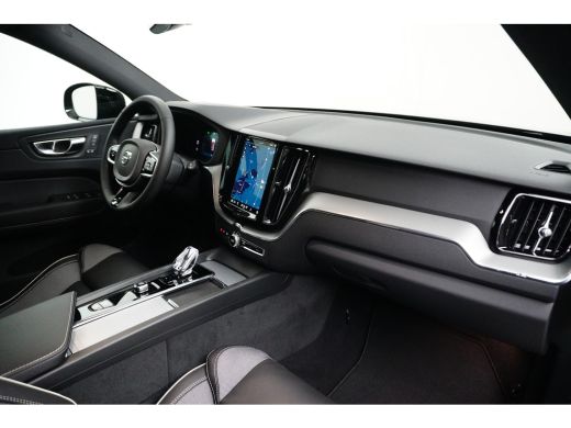 Volvo  XC60 Black Edition |  trekhaak | Keyless entry | Stoel + Stuurverwarming | ActivLease financial lease