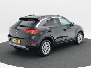 Volkswagen T-Roc 1.5 TSi 150 Pk Automaat Life Edition | Carplay | Camera | Adaptive Cruise | Parkeersensoren | Sto...
