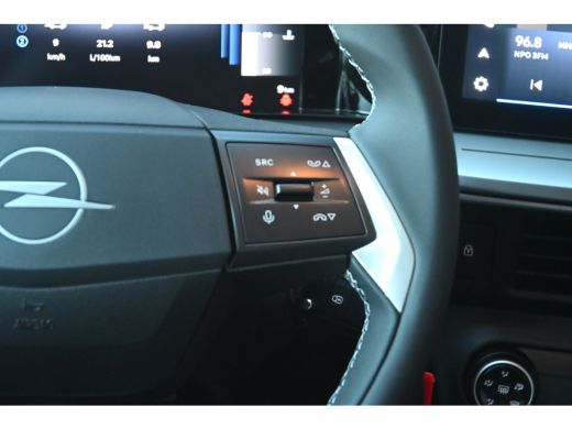 Opel Frontera Edition 1.2 Hybrid 145pk Automaat VOORRAAD-ACTIE! | 10'' Digitaal instrumentenpaneel | LED koplam... ActivLease financial lease