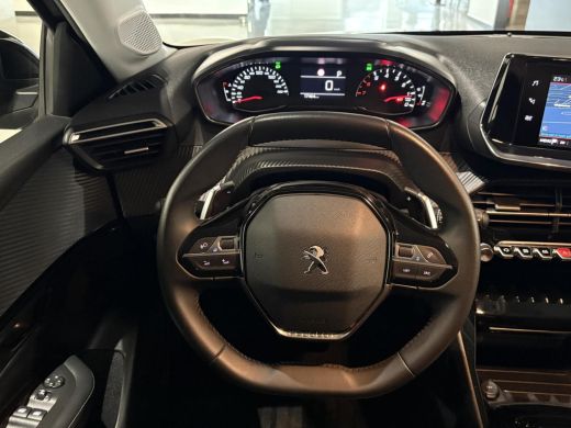 Peugeot 208 1.2 Allure 100pk automaat |Black|Navi|Carplay|Camera|Lane assist|Cruise| ActivLease financial lease