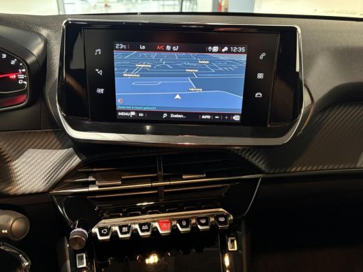 Peugeot 208 1.2 Allure 100pk automaat |Black|Navi|Carplay|Camera|Lane assist|Cruise| ActivLease financial lease