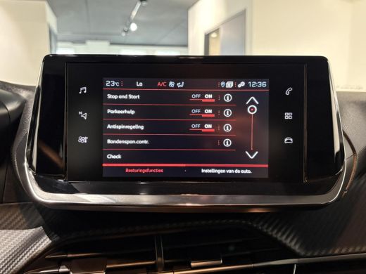Peugeot 208 1.2 Allure 100pk automaat |Black|Navi|Carplay|Camera|Lane assist|Cruise| ActivLease financial lease