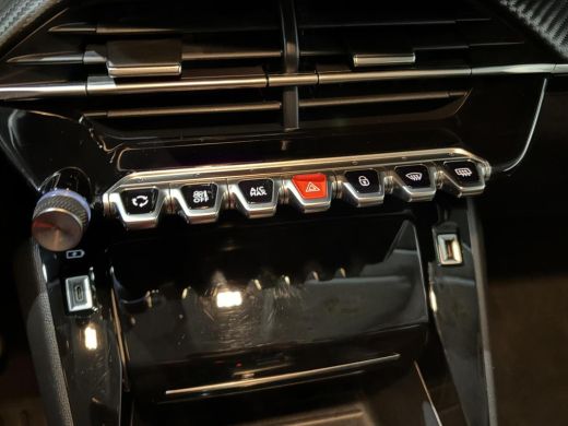 Peugeot 208 1.2 Allure 100pk automaat |Black|Navi|Carplay|Camera|Lane assist|Cruise| ActivLease financial lease