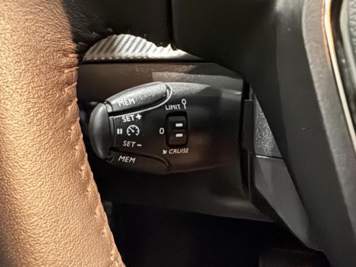 Peugeot 208 1.2 Allure 100pk automaat |Black|Navi|Carplay|Camera|Lane assist|Cruise| ActivLease financial lease