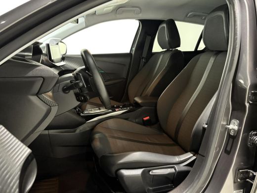 Peugeot 208 1.2 Allure 100pk automaat |Black|Navi|Carplay|Camera|Lane assist|Cruise| ActivLease financial lease