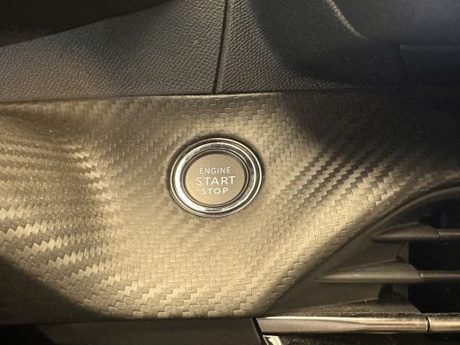 Peugeot 208 1.2 PureTech 100 GT Camera | Parkeersensoren Rondom | 17" Lichtmetaal | Carplay | Digitaal Dashbo... ActivLease financial lease