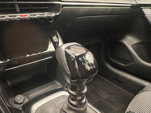 Peugeot 208 1.2 PureTech 100 GT Camera | Parkeersensoren Rondom | 17" Lichtmetaal | Carplay | Digitaal Dashbo... ActivLease financial lease