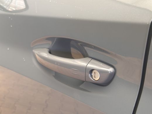 Peugeot 208 1.2 PureTech 100 GT Camera | Parkeersensoren Rondom | 17" Lichtmetaal | Carplay | Digitaal Dashbo... ActivLease financial lease